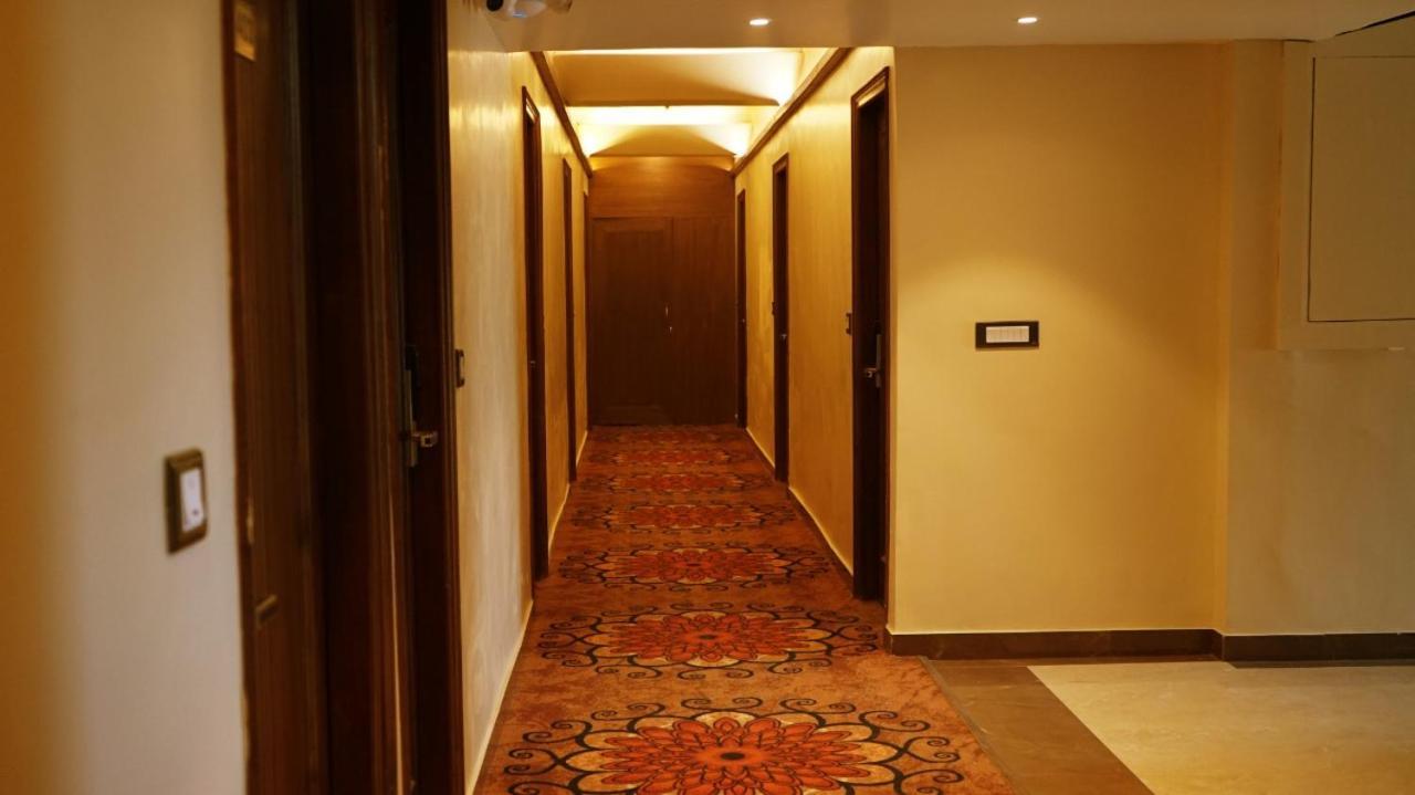 Hotel Sukh Mehal Jalandhar Buitenkant foto